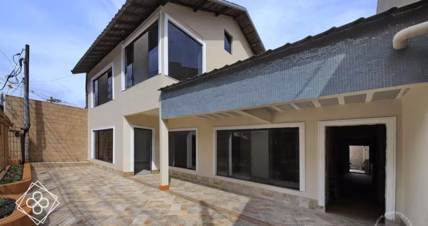 Casa para Venda em Volta Redonda / RJ no bairro Vila Mury