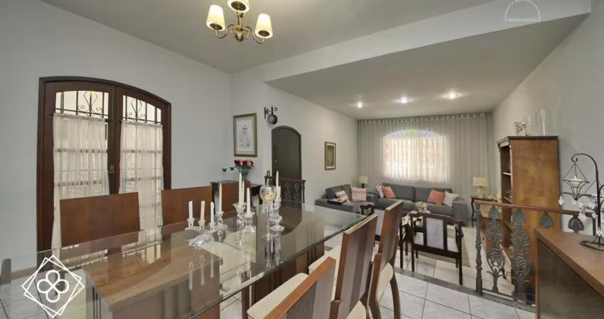 Casa para Venda em Volta Redonda / RJ no bairro Jardim Amália
