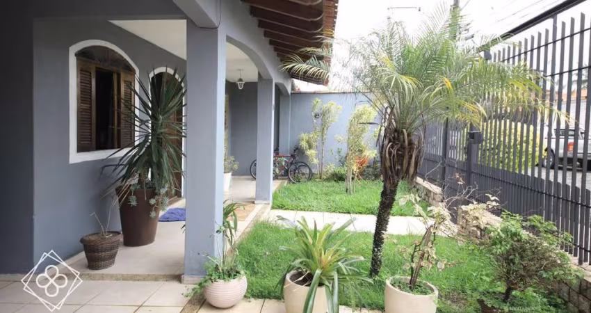 Casa para Venda em Volta Redonda / RJ no bairro Morada da Colina