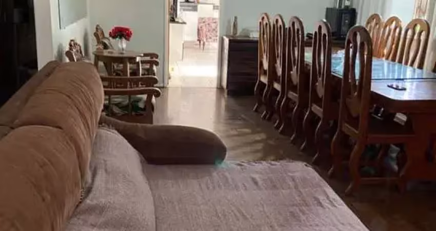 Casa para Venda em Volta Redonda / RJ no bairro Jardim Amália