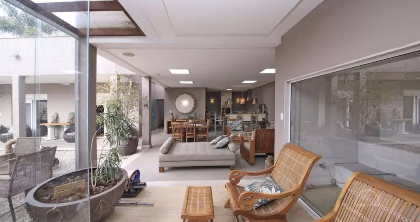 Casa de Alto Padrão com Piscina, Sauna, Closet e Espaço Gourmet – Laranjal, Volta Redonda/RJ