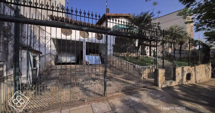 Casa para Venda em Volta Redonda / RJ no bairro Laranjal