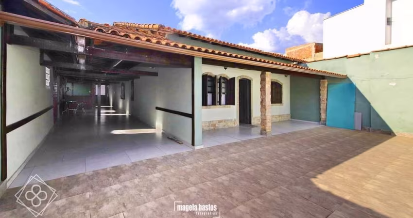 Casa para Venda em Volta Redonda / RJ no bairro Belmonte