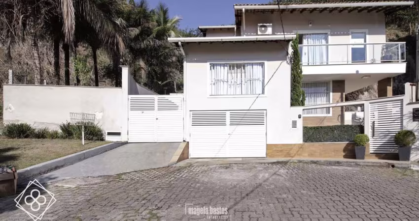 Casa para Venda em Barra Mansa / RJ no bairro Verbo Divino