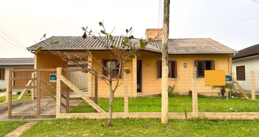 Casa semi mobiliada com piscina no bairro São Jorge