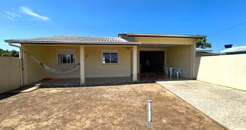 Casa semi mobiliada com piscina