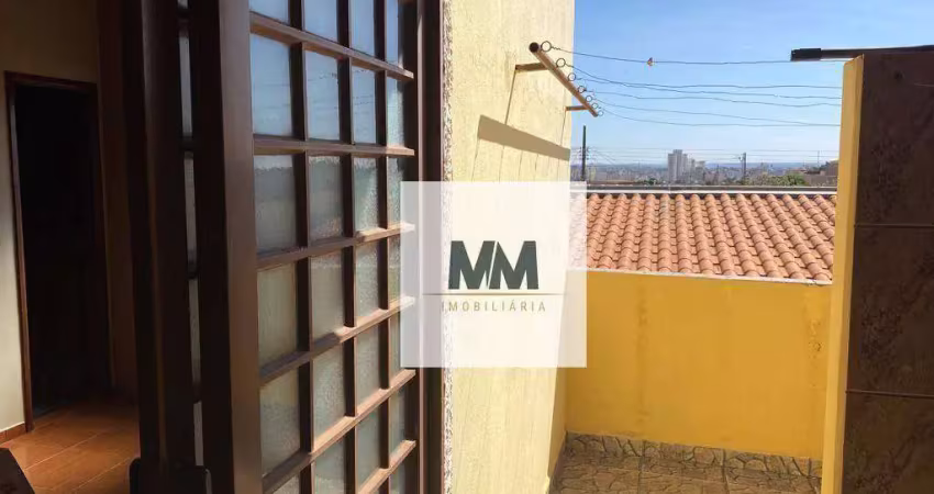 Casa com 8 dormitórios à venda, 300 m² por R$ 1.200.000 - Leblon - Uberaba/MG