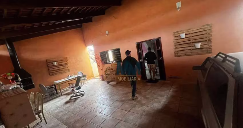 VENDE-SE EXCELENTE CASA NO VALIM DE MELO