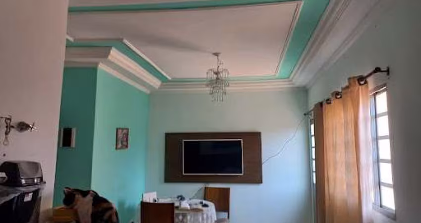 VENDE-SE EXCELENTE CASA NO AROEIRAS