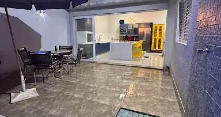 VENDE-SE EXCELENTE CASA NO CONDOMÍNIO VAINICE ANDRADE
