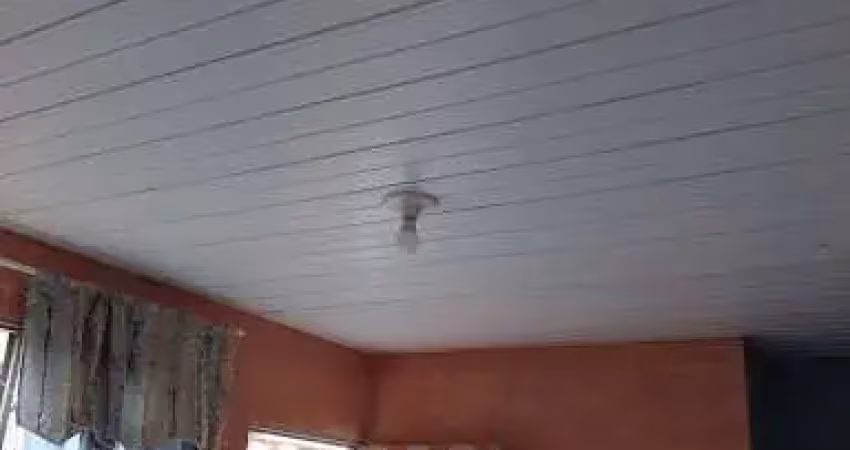 VENDE-SE EXCELENTE CASA NO RIO DE JANEIRO