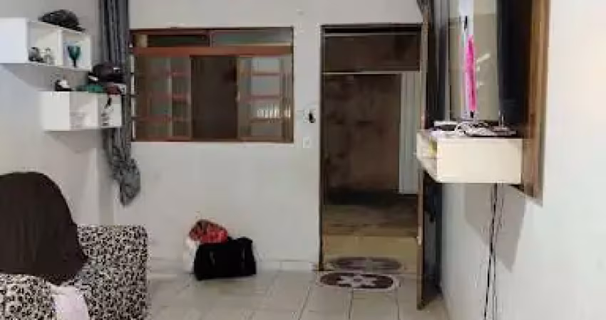 vende-se excelente  no elza amui 3casa