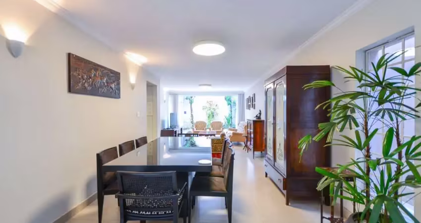 Casa tipo para venda com 3 quartos, sendo 1 suíte, 200m²