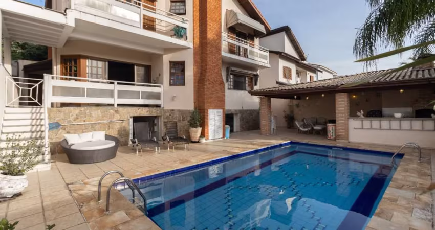 Casa em condomínio para venda com 6 quartos, sendo 6 suítes, 350m²