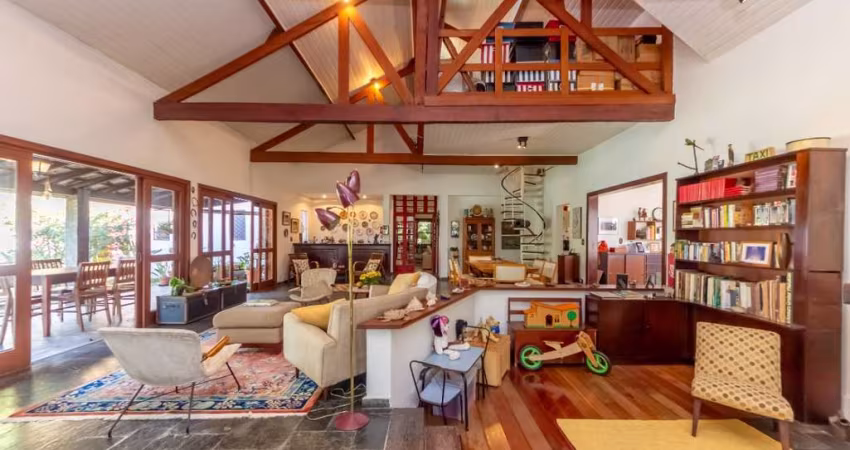 Casa no condomínio Chacara Dos Lagos para venda com 4 quartos, sendo 3 suítes, 535m²