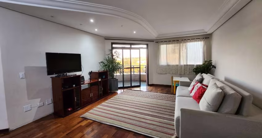 Apartamento tipo para venda com 3 quartos, sendo 1 suíte, 157m²