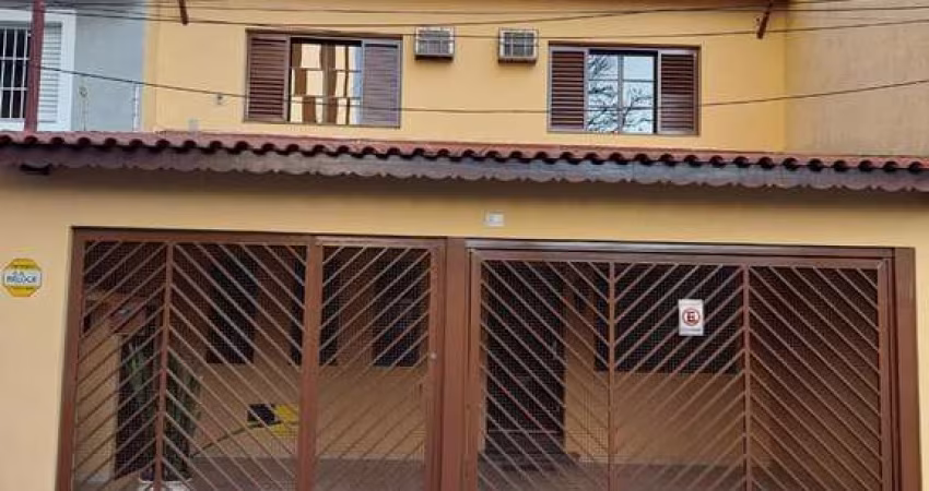 Sobrado para venda com 4 quartos, sendo 1 suíte, 200m²