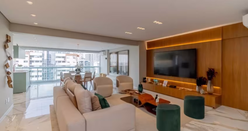 Apartamento tipo para venda com 2 quartos, sendo 2 suítes, 165m²