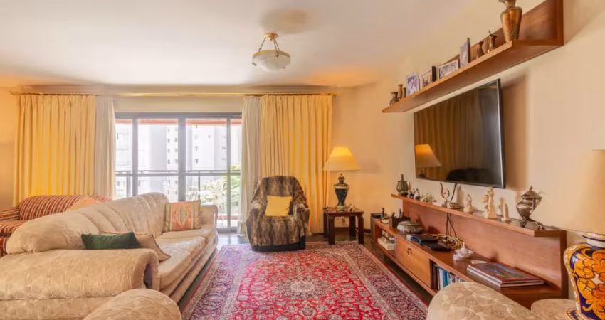 Apartamento tipo para venda com 4 quartos, sendo 2 suítes, 216m²