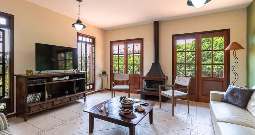 Casa no condomínio PARQUE DAS ARTES para venda com 4 quartos, sendo 4 suítes, 291m²