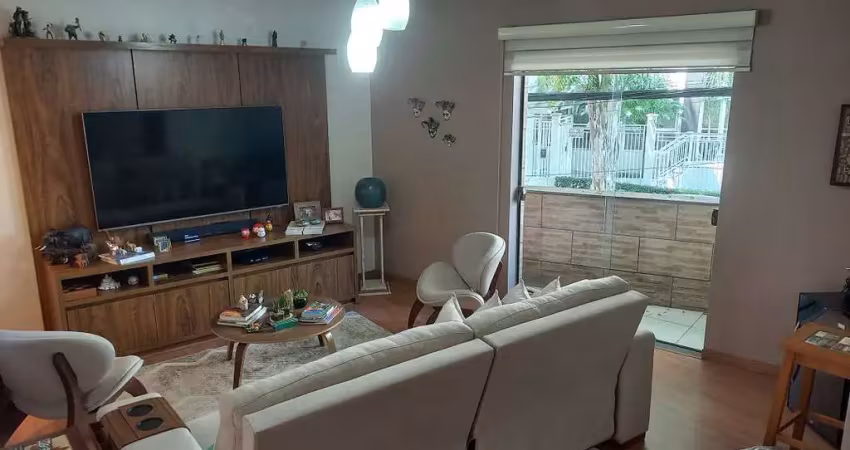 Sobrado para venda com 4 quartos, sendo 3 suítes, 250m²
