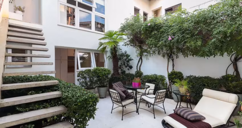 Sobrado para venda com 2 quartos, sendo 1 suíte, 155m²