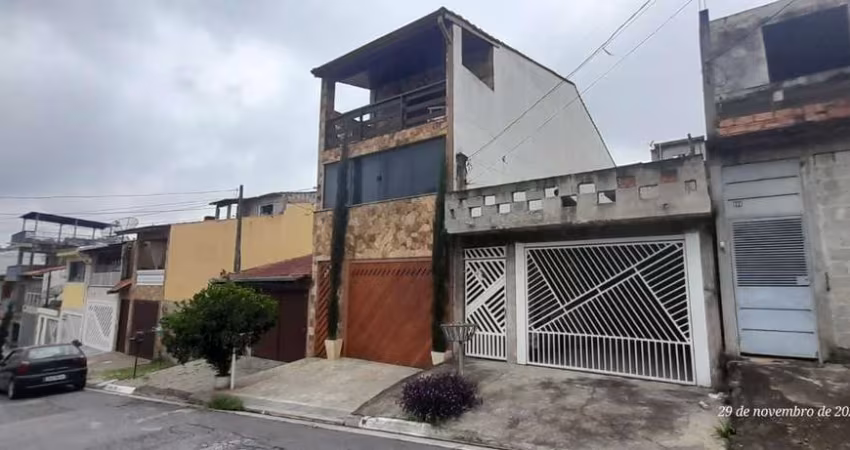 Casa de vila para venda com 5 quartos, sendo 3 suítes, 450m²