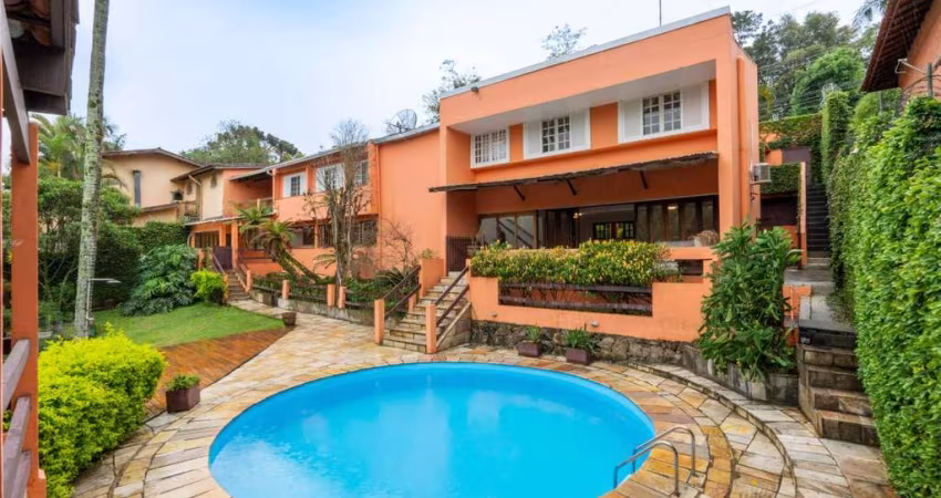 Casa tipo para venda com 5 quartos, sendo 2 suítes, 380m²