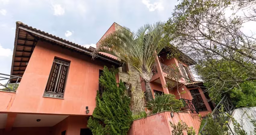 Casa tipo para venda com 4 quartos, sendo 4 suítes, 291m²