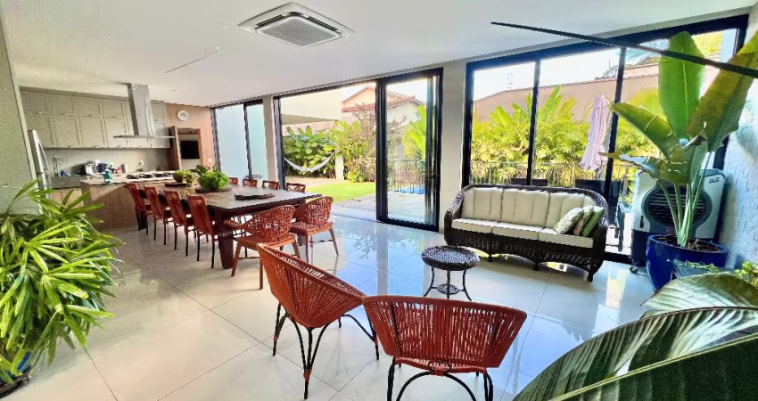 Casa térrea de alto padrão à venda no Jardim América – 5 suítes, piscina e ponto comercial