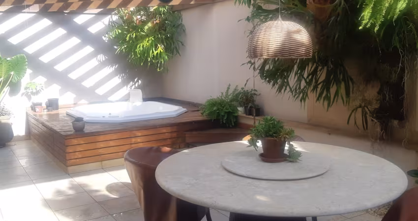 Casa de alto padrão, com jacuzzi privativa, em condomínio exclusivo