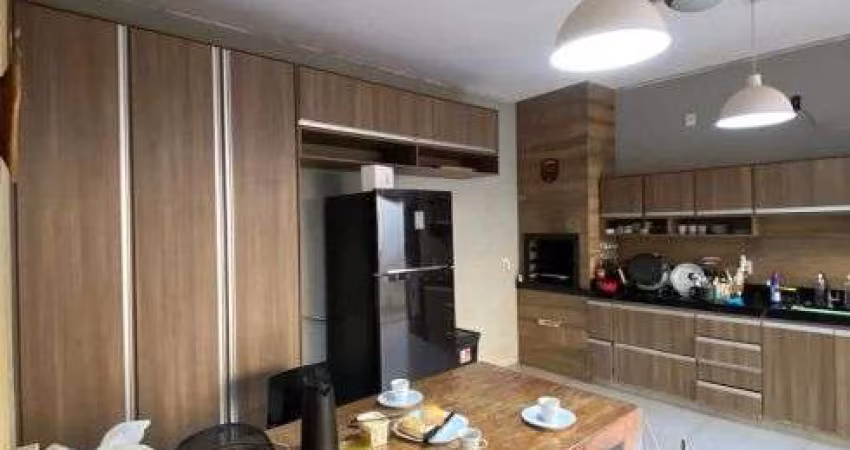 Casa à venda com churrasqueira, espaço amplo, 3 suítes e ótima localização em Rio Verde - GO