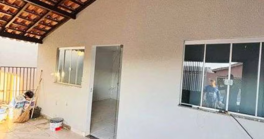 Casa à venda com ótima localização, 3 quartos e cômodos espaçosos em Rio Verde - GO
