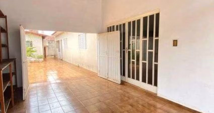 Casa á venda com ótima localização, espaço amplo, 3 quartos e armários embutidos em Rio Verde - GO