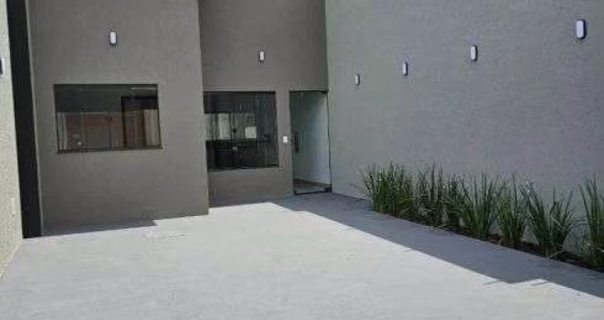 Casa à venda com pé direito alto, espaço confortável, 3 quartos e garagem ampla em Rio Verde - GO
