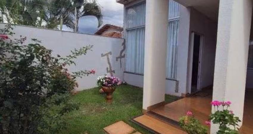 Casa ampla à venda em Rio Verde - GO com 2 suítes, churrasqueira e armários embutidos