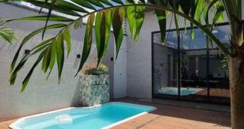 Casa a venda com piscina e 3 quartos sendo 2 suites em Residencial Canaã II - Rio Verde - GO
