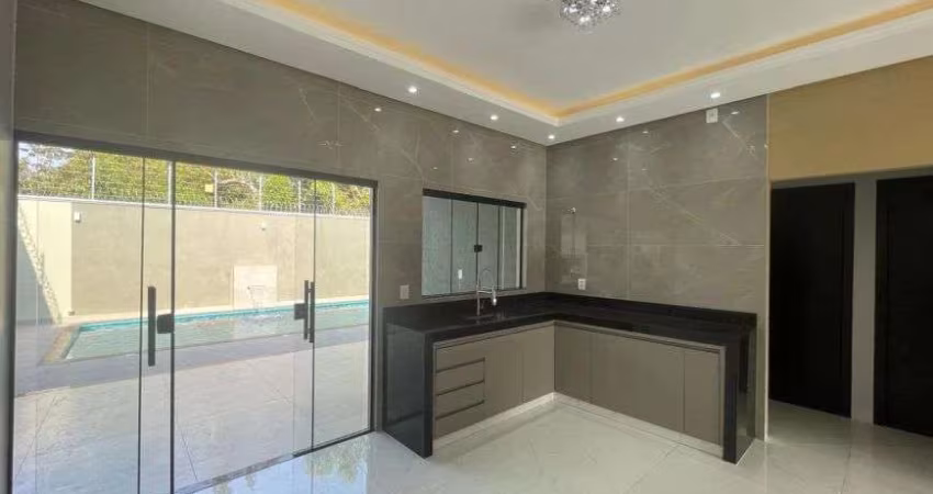 Casa à venda com piscina, churrasqueira e 3 quartos em Rio Verde - GO