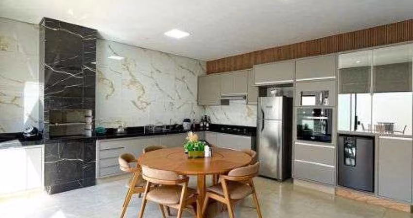Casa à venda em Rio Verde - GO com churrasqueira, armários, espaço amplo e 3 quartos