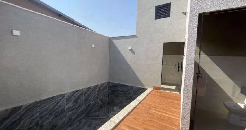 Casa á venda em Rio Verde - GO com piscina, churrasqueira e espaço amplo