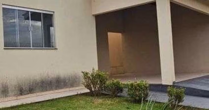 Casa à venda em Rio Verde - GO com churrasqueira, armários, espaço amplo e 3 quartos