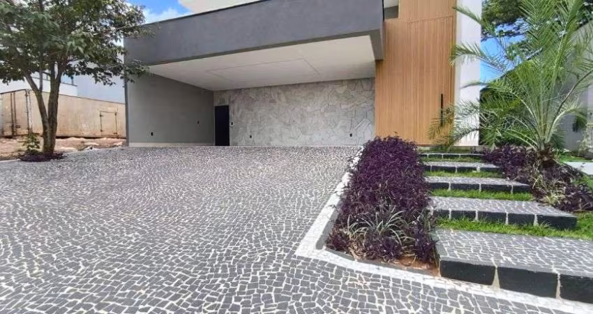 Casa à venda em Rio Verde - GO com piscina, churrasqueira, cômodos espaçosos, armários e muito mais!