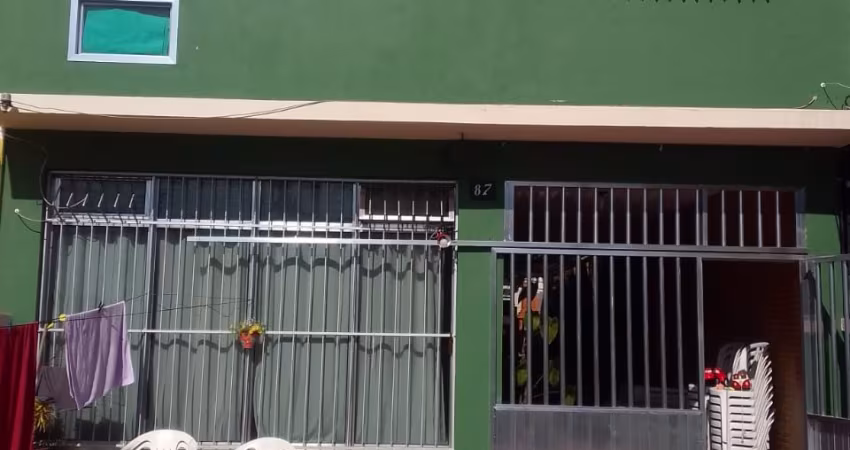 Casa duplex 3 qtos. -  CRECI 99185