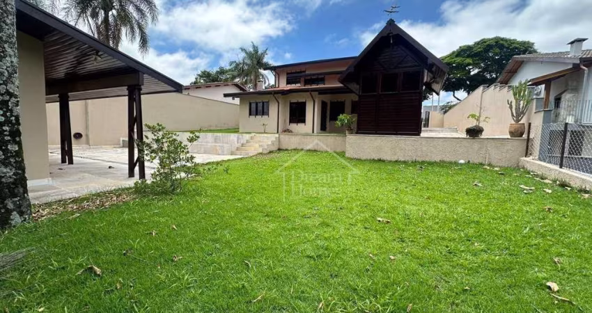 Casa à venda com 3 quartos, no Condomínio Marambaia, Vinhedo/SP