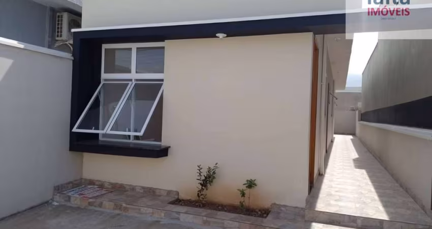 Casa Para Vender com 2 quartos 1 suítes no bairro Golfinhos em Caraguatatuba