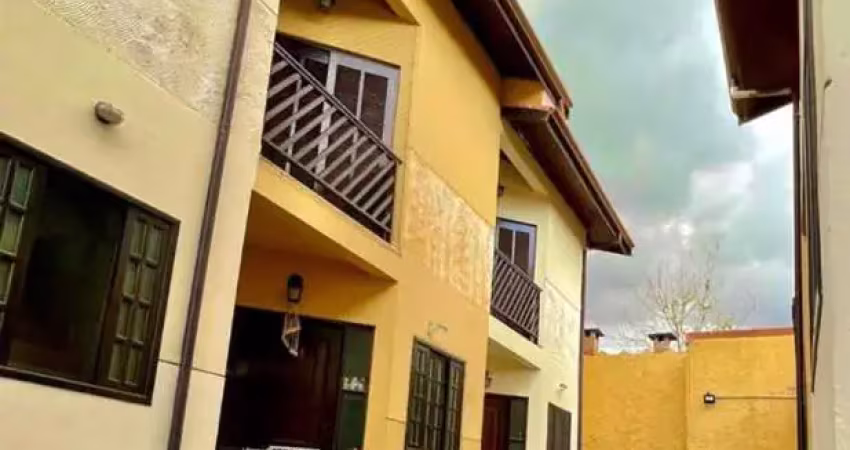Vende-se casa no Condominio Arariba - Maranduba