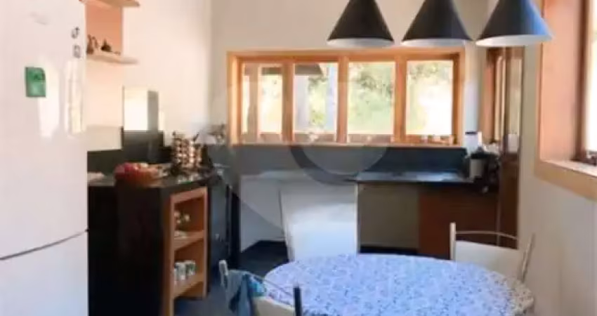 Casa à venda com 5 quartos, sendo 4 suítes,  em aldeia da serra, itapevi - sp