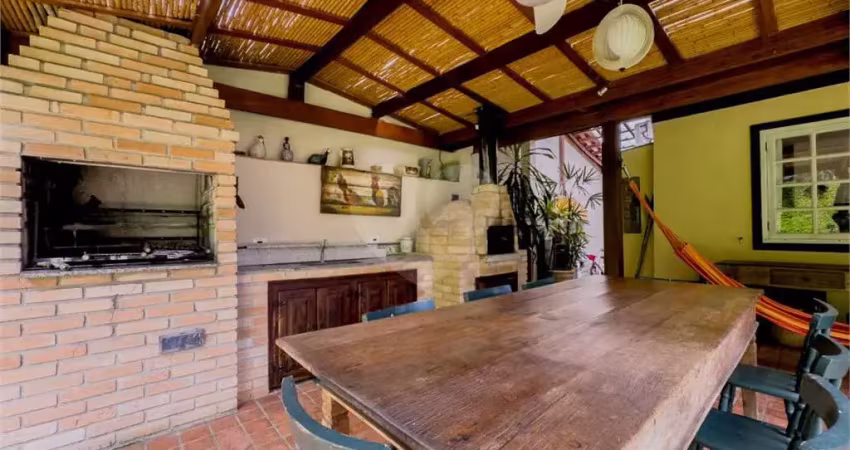 Casa  à venda com 4 quartos, sendo 2 suítes,  no condomínio carmel (sp ii), cotia - sp