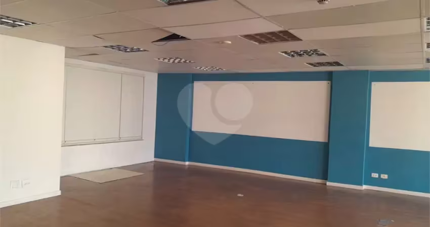 Sala comercial para alugar na Rua da Consolação, Centro, São Paulo