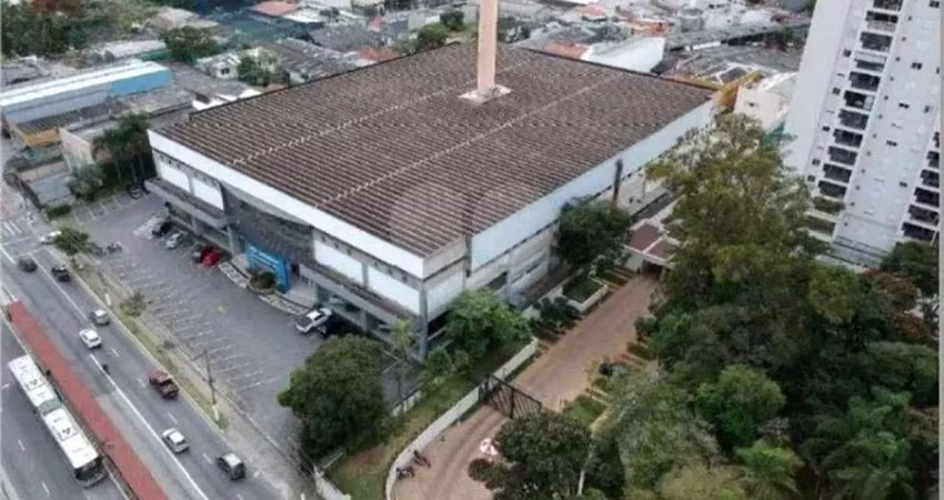 Galpão à venda ou para locação em Santo Amaro - SP